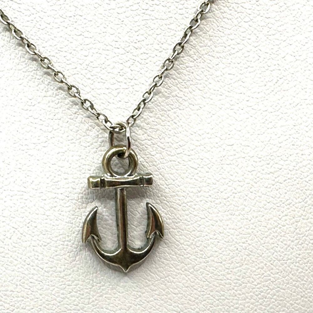 Silver tone anchor pendant necklace